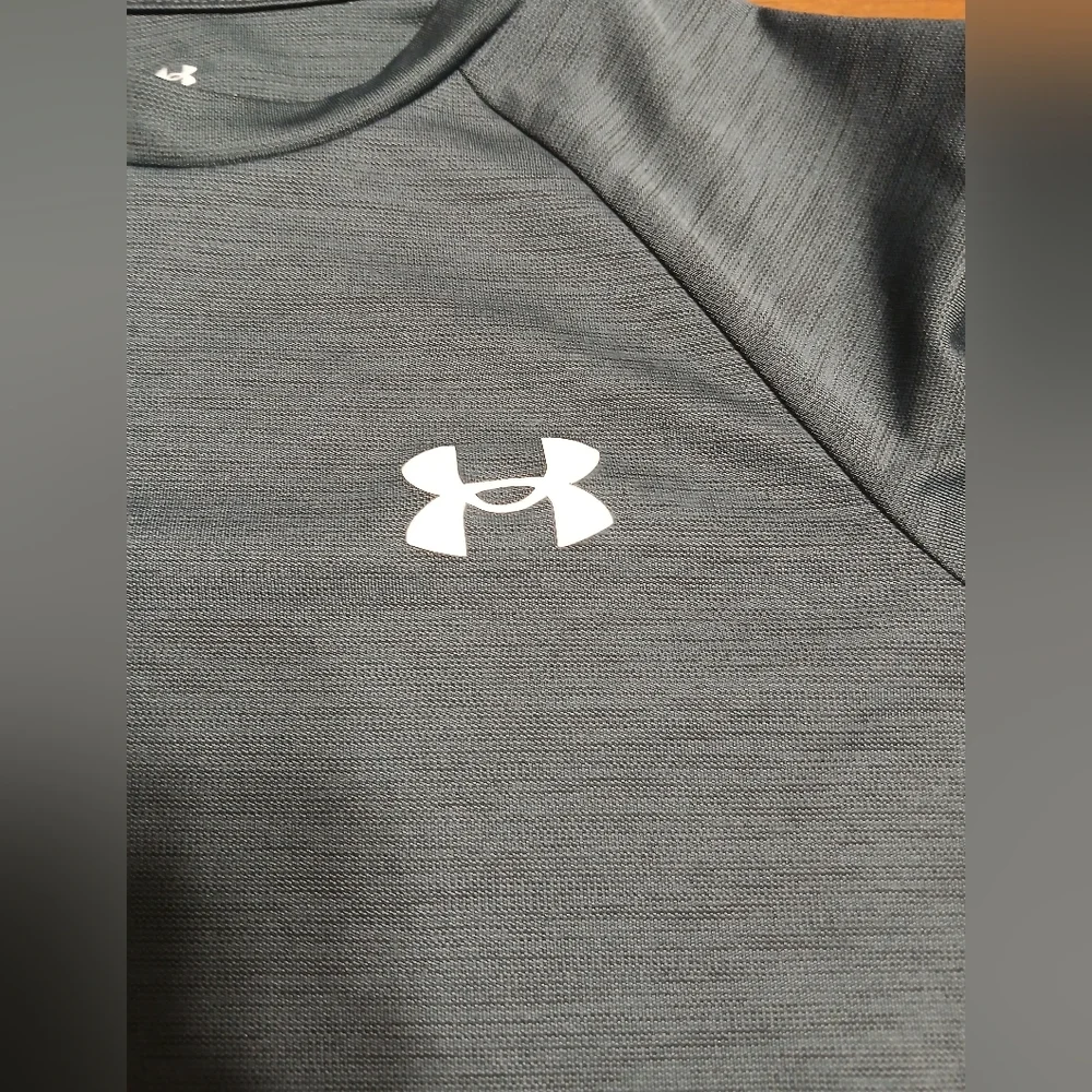 Under Armour‎ Kids Charcoal Gray Tee